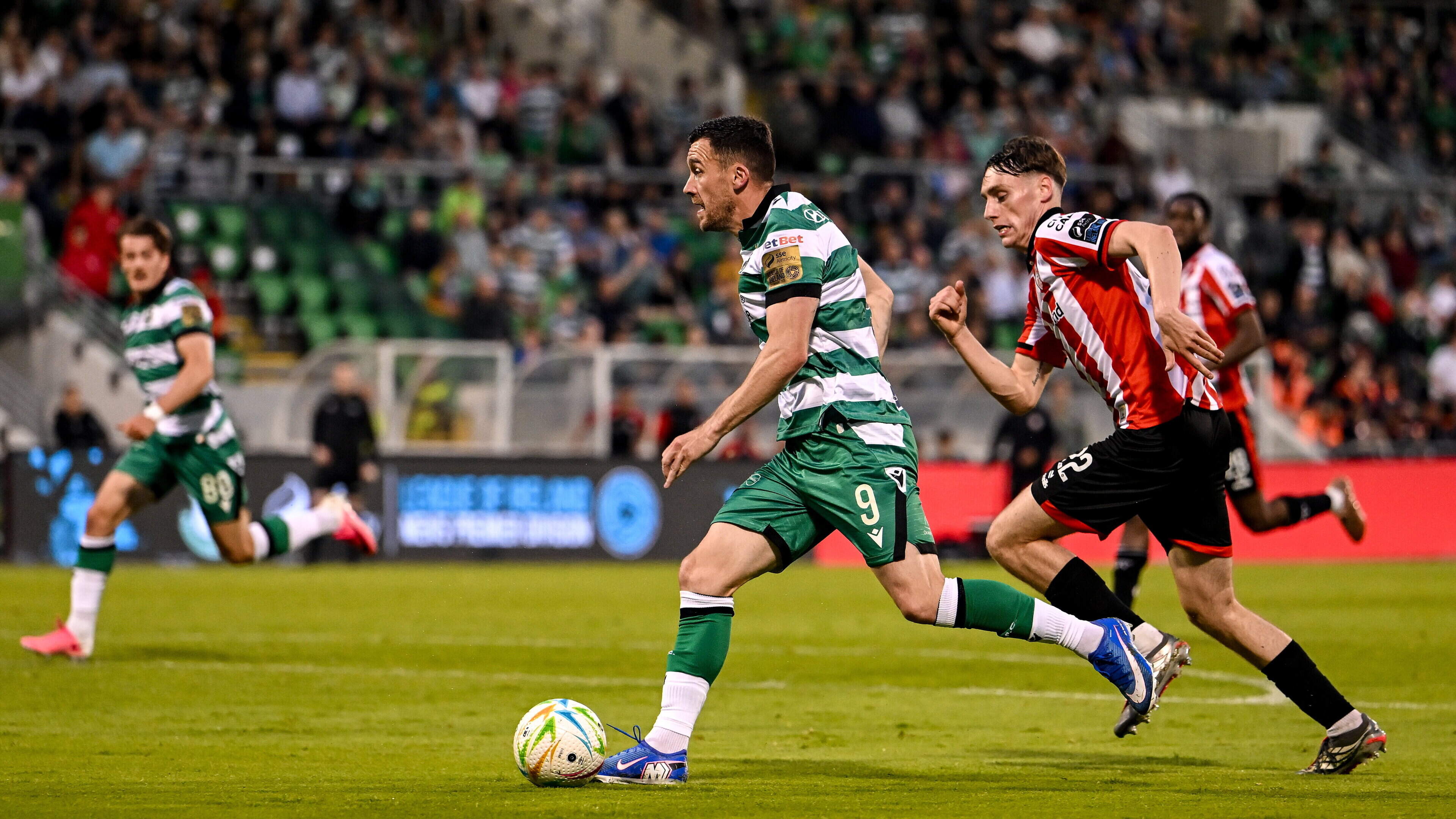 Veteran Aaron Greene digs deep to secure point for Shamrock Rovers as Derry show fighting spirit